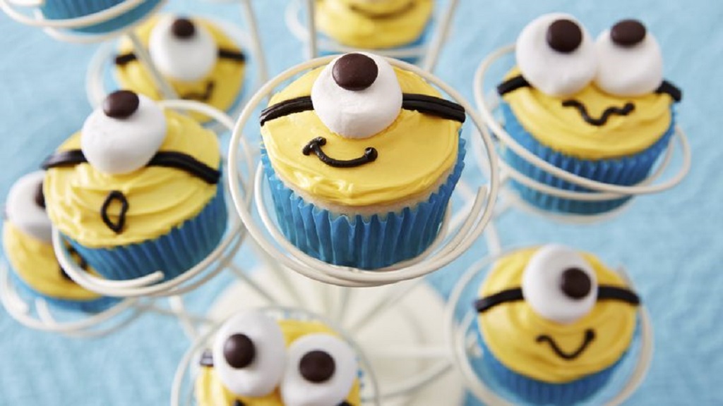 How to Make Minion Cupcakes