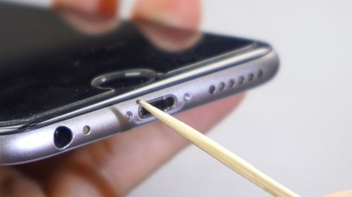 Toothpicks are readily available, and their thin profile seems perfect for navigating the narrow confines of a charging port