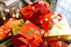 What is an appropriate gift to give for Chinese New Year